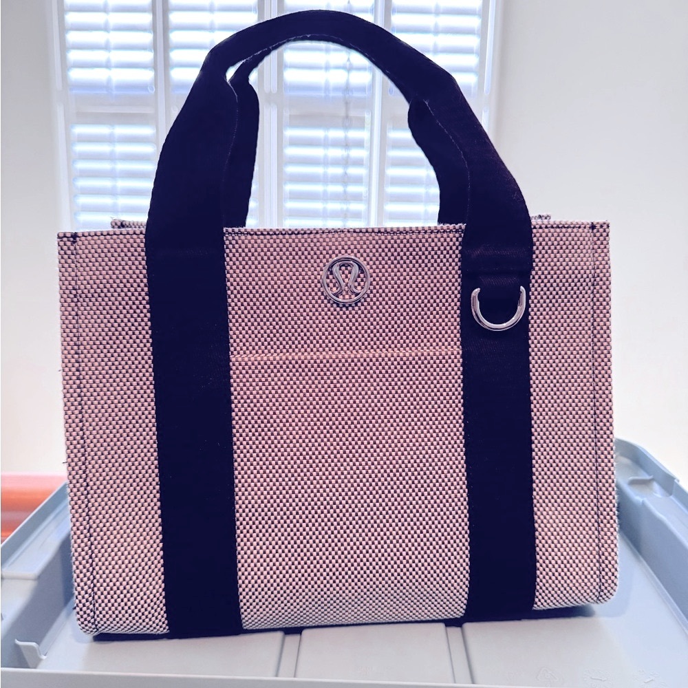 Lululemon Athletica Black and White Tote Bag